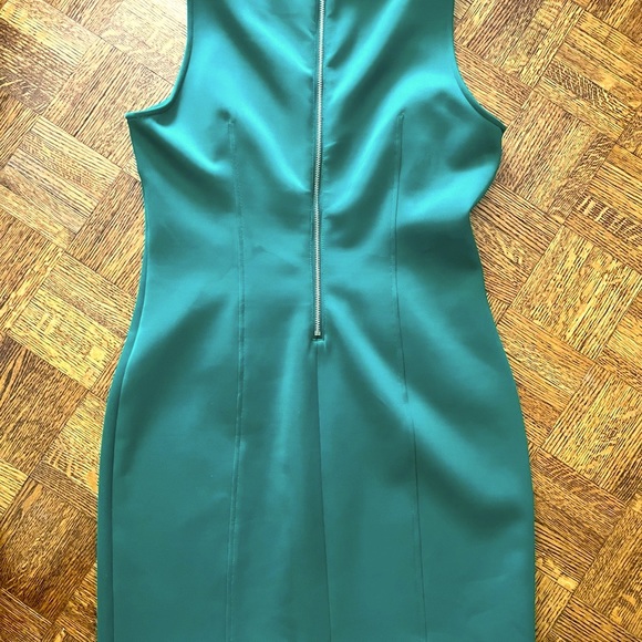 Fitted “scuba” style dress - Picture 3 of 8